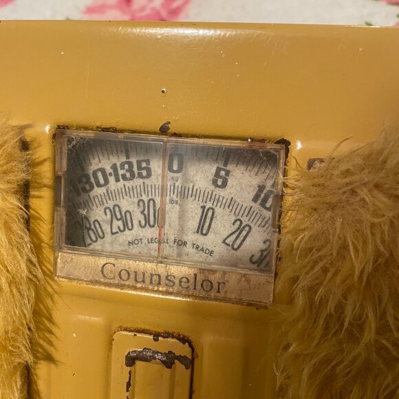 1960s furry yellow Counselor bathroom weight scale! - Picture 7 of 8